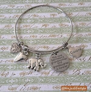 NIP "Grandma" Charm Bracelet with Heart and Elephant Charms